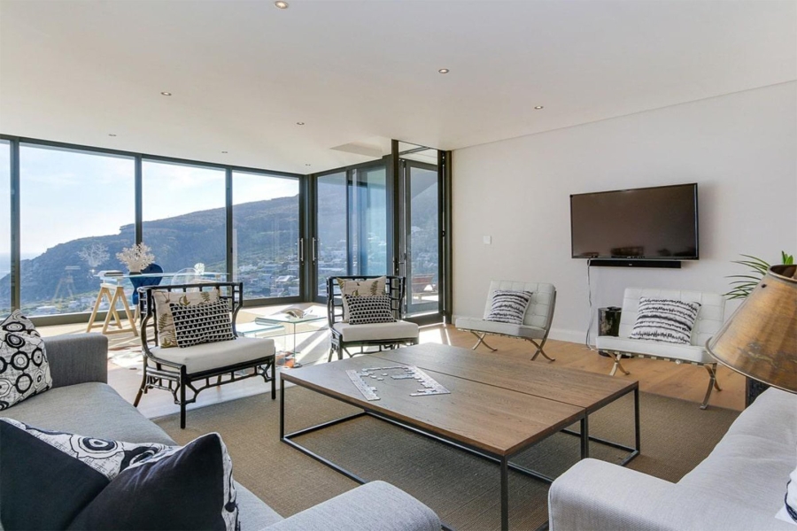 To Let 6 Bedroom Property for Rent in Llandudno Western Cape